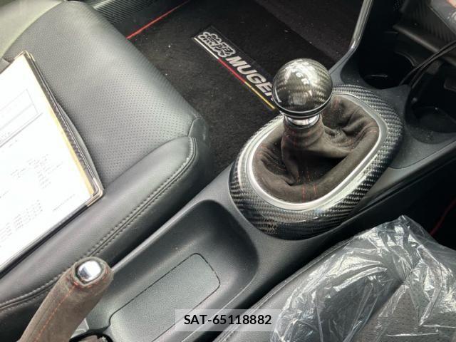 Honda CR-Z 2011-10 8741467-18