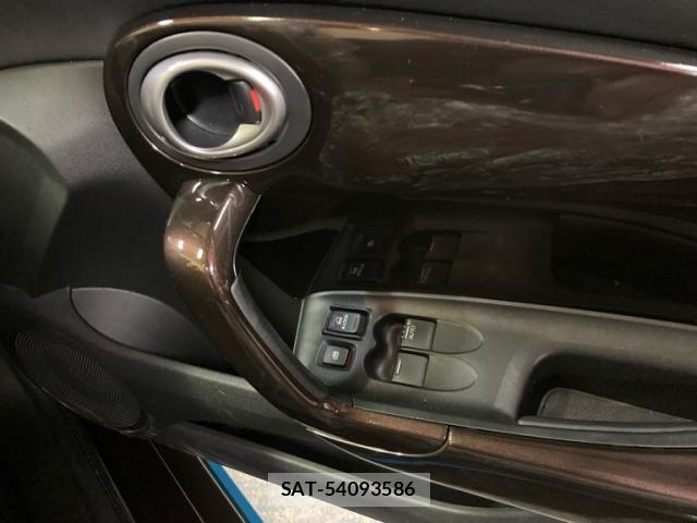 Honda CR-Z 2012-07 8795652-10