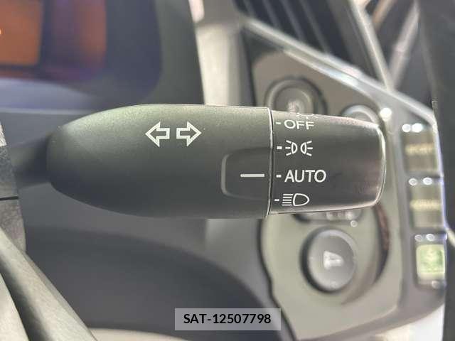Honda CR-Z 2010-06 8795653-11