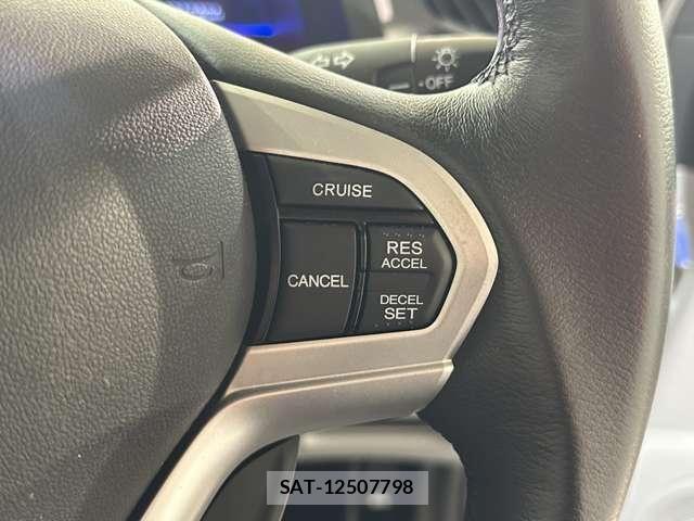 Honda CR-Z 2010-06 8795653-12