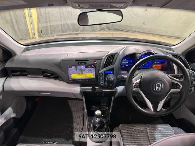 Honda CR-Z 2010-06 8795653-18