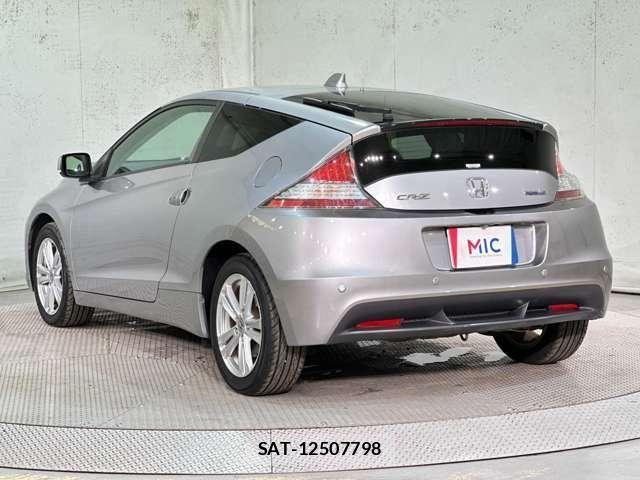 Honda CR-Z 2010-06 8795653-6