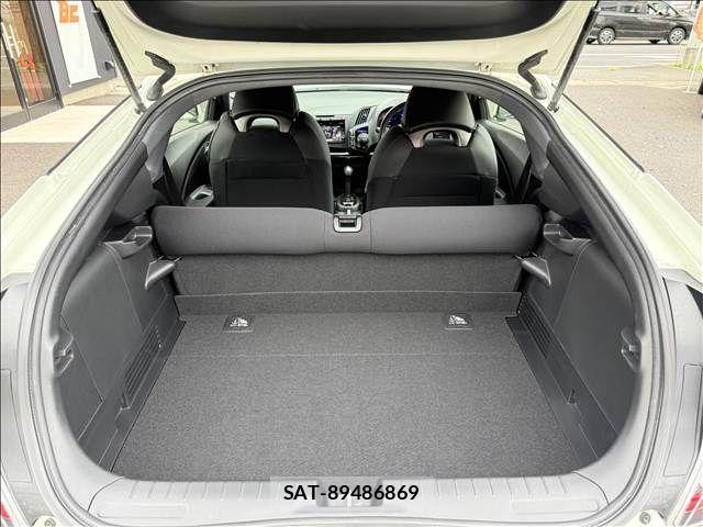 Honda CR-Z 2013-10 8828464-10