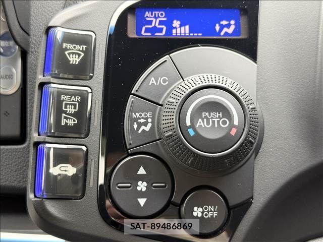 Honda CR-Z 2013-10 8828464-11