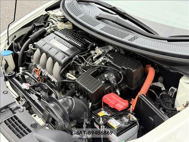 Honda CR-Z 2013-10 8828464-19