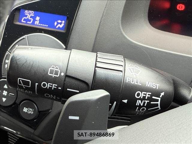 Honda CR-Z 2013-10 8828464-27