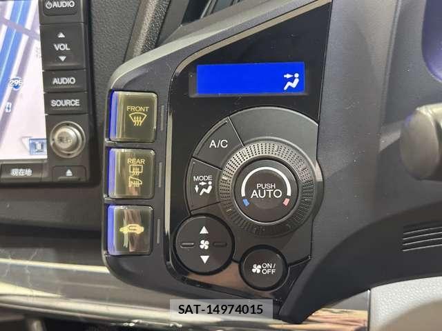 Honda CR-Z 2010-08 8848598-12