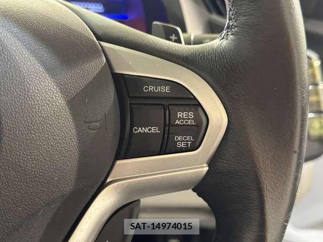 Honda CR-Z 2010-08 8848598-13