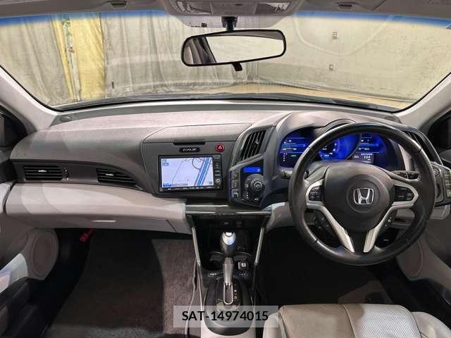 Honda CR-Z 2010-08 8848598-17