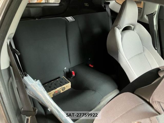 Honda CR-Z 2010-02 8870747-17
