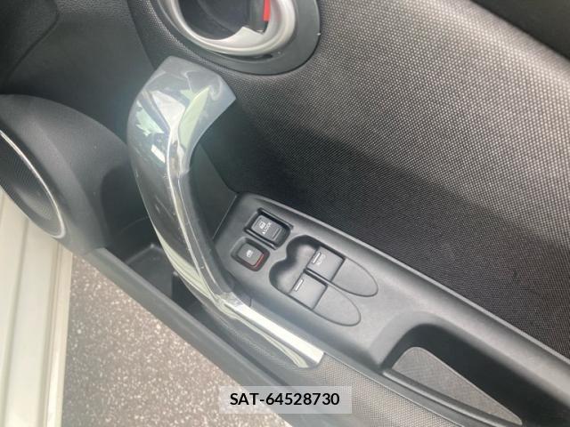 Honda CR-Z 2013-03 8870742-6