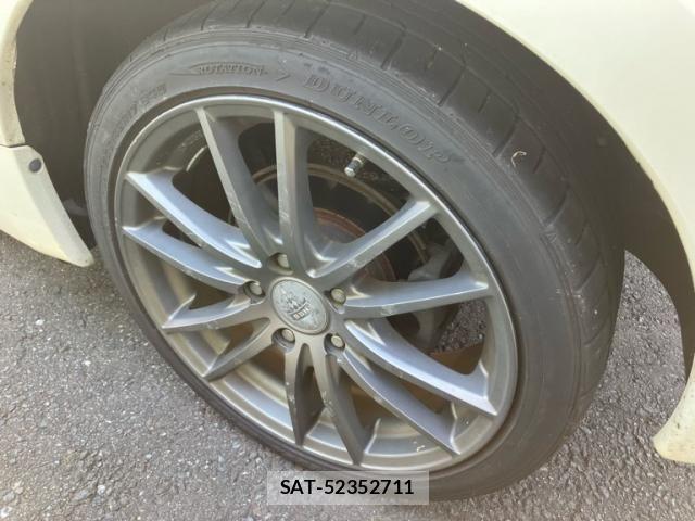 Honda CR-Z 2010-04 8870746-13