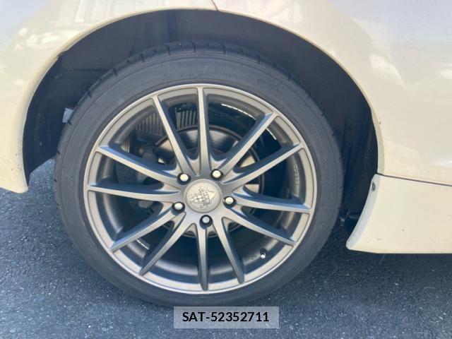 Honda CR-Z 2010-04 8870746-15