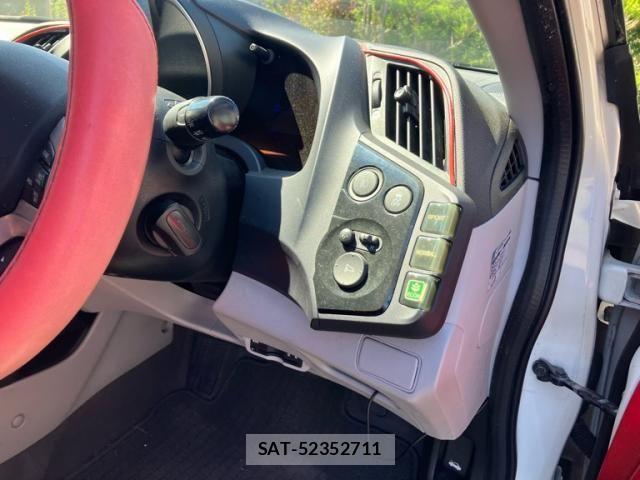 Honda CR-Z 2010-04 8870746-21