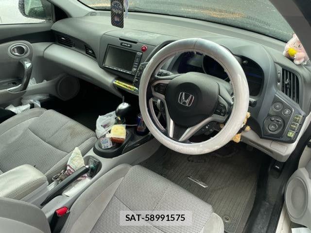 Honda CR-Z 2010-02 8879301-1