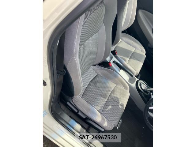Honda CR-Z 2010-08 8879303-10