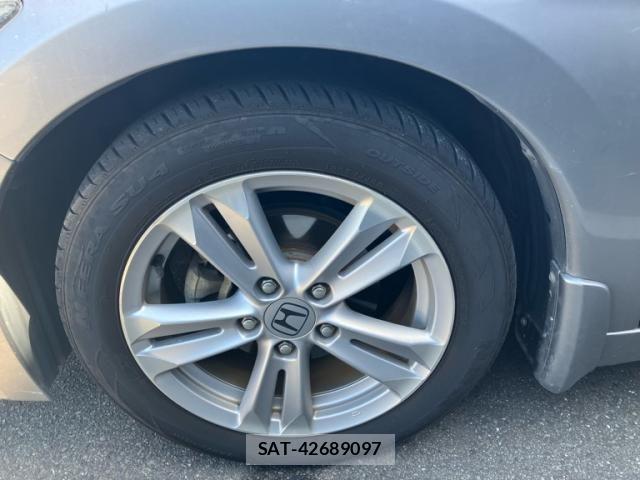Honda CR-Z 2010-08 8879304-10