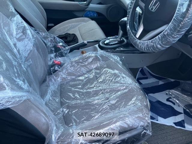 Honda CR-Z 2010-08 8879304-12