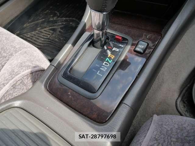 Toyota CRESTA 1997-01 8206980-28