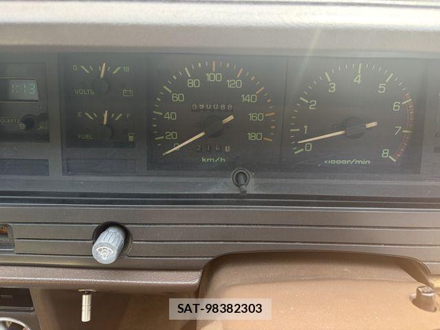 Toyota CRESTA 1984-03 8313831-16