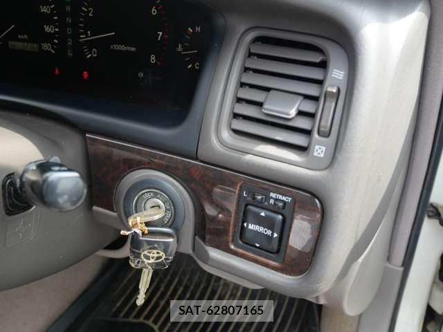 Toyota CRESTA 1997-01 8313832-22
