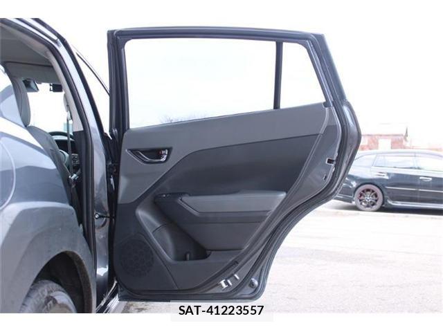 Subaru Crosstrek 2023-12 6903603-28
