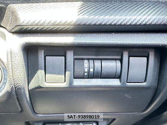 Subaru Crosstrek 2023-11 7615738-26