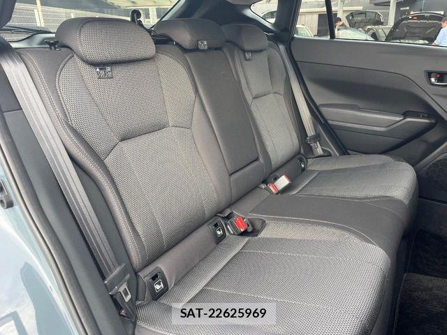Subaru Crosstrek 2023-10 8098618-10
