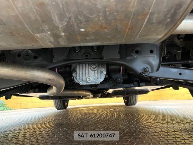 Subaru Crosstrek 2023-04 8206983-18