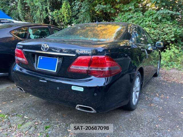 Toyota CROWN 2008-10 1386275-4