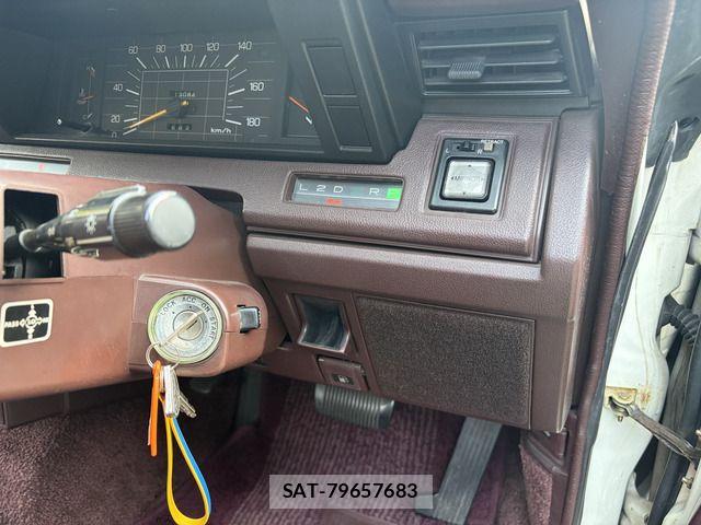 Toyota CROWN 1987-02 7058023-19