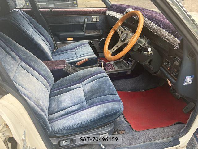 Toyota CROWN 1982-07 7216494-13
