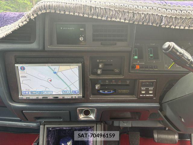 Toyota CROWN 1982-07 7216494-16