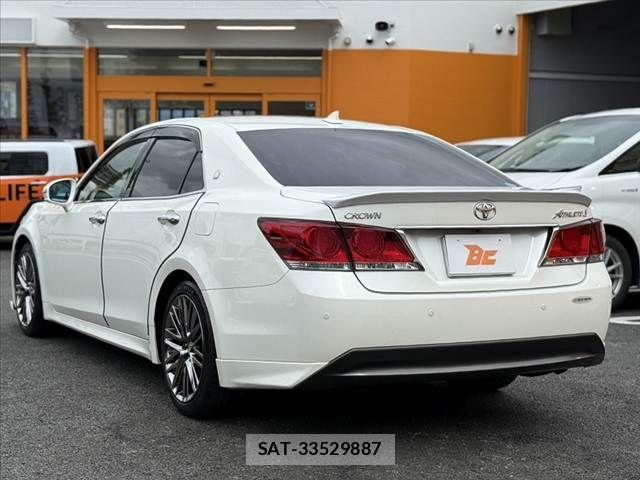 Toyota CROWN 2015-07 8795572-12