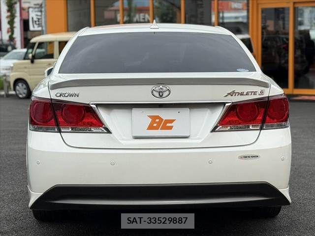 Toyota CROWN 2015-07 8795572-13