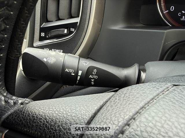 Toyota CROWN 2015-07 8795572-25