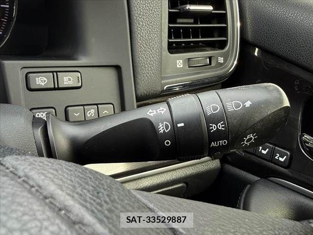 Toyota CROWN 2015-07 8795572-26