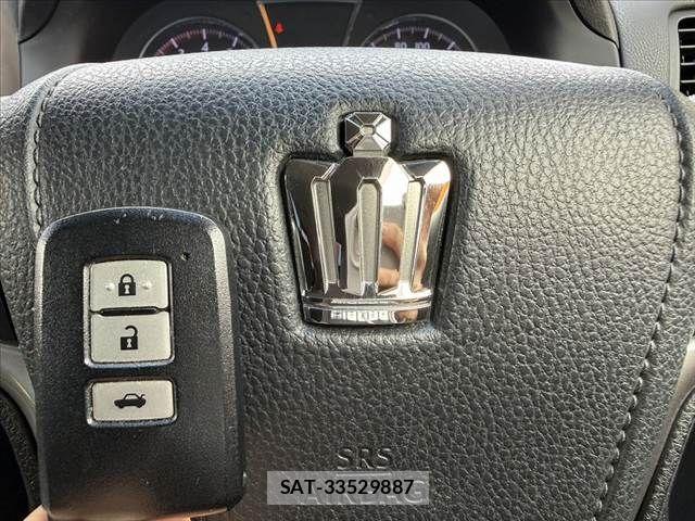 Toyota CROWN 2015-07 8795572-2