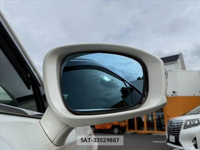 Toyota CROWN 2015-07 8795572-29
