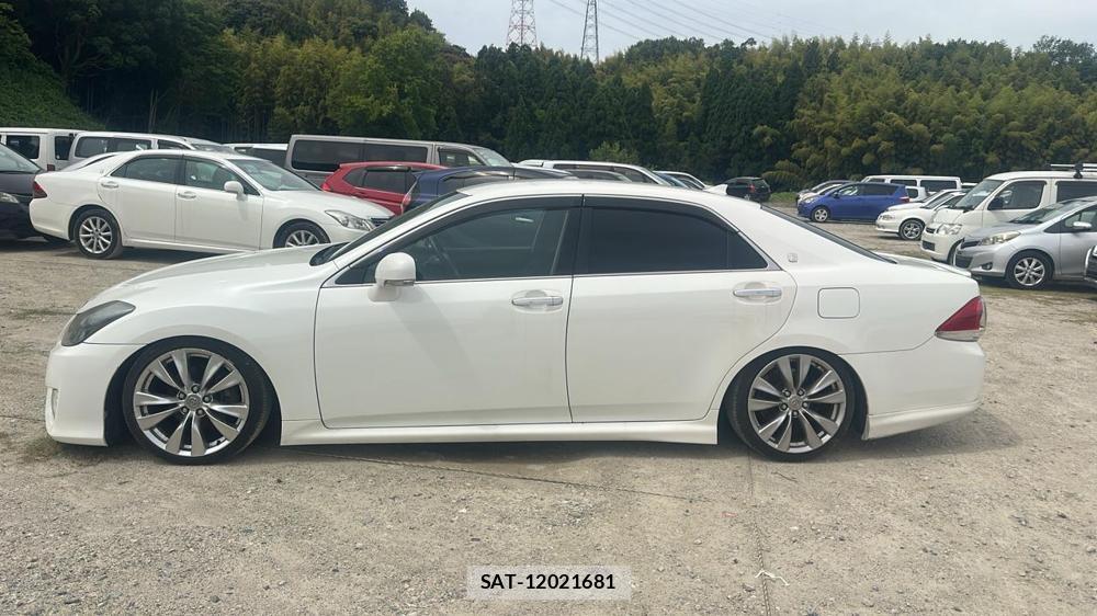 Toyota CROWN 2011 7282477-1