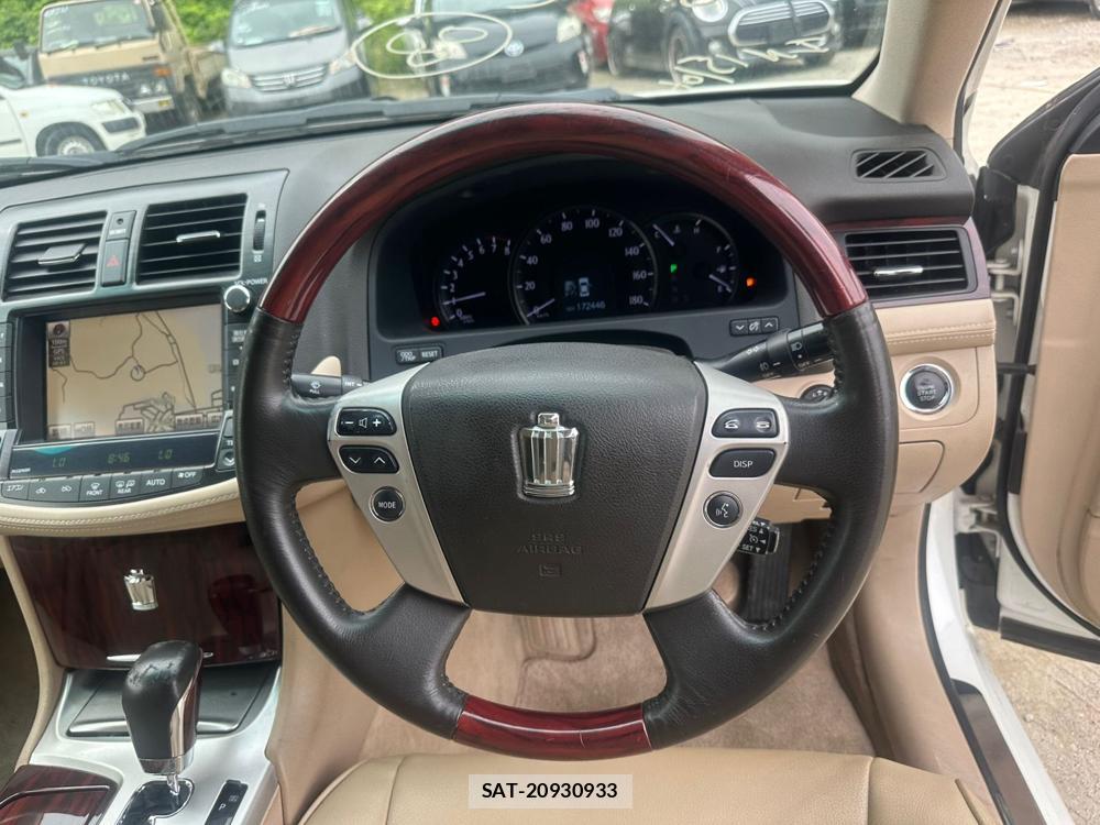 Toyota CROWN 2012-01 7349934-13