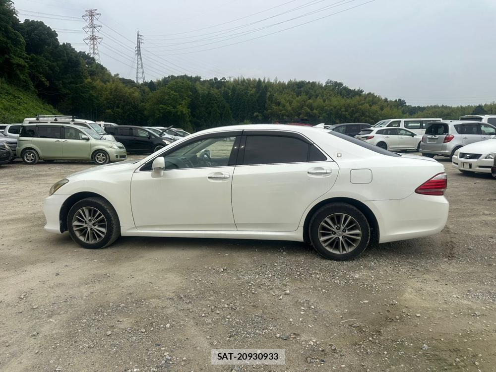 Toyota CROWN 2012-01 7349934-1