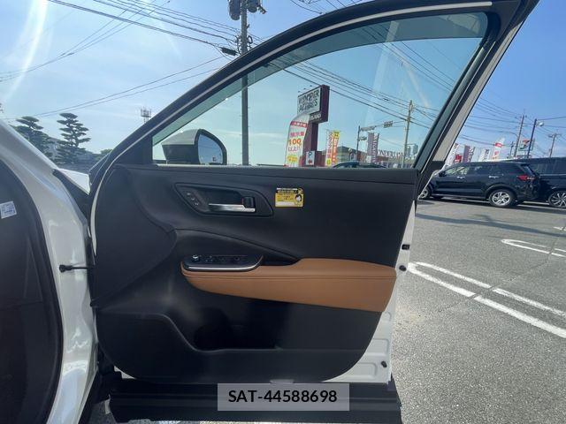 Toyota Crown Crossover 2022-12 1121630-14