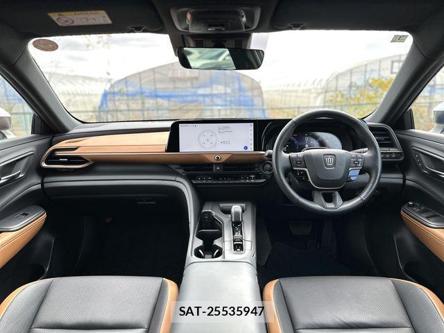 Toyota Crown Crossover 2024-03 2029054-1