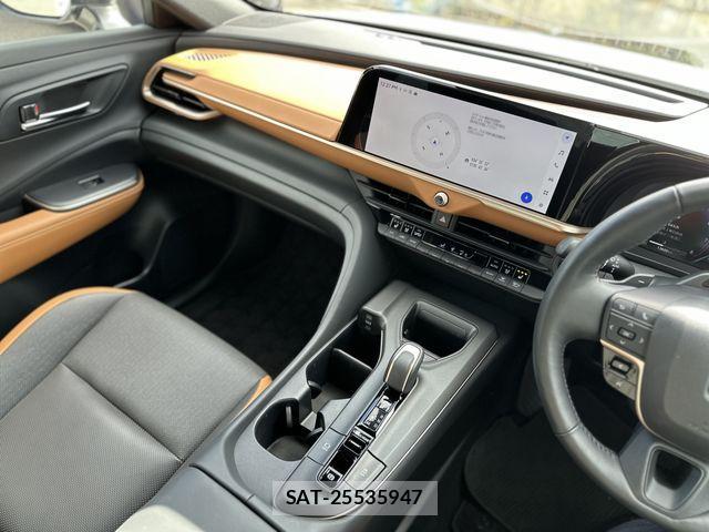 Toyota Crown Crossover 2024-03 2029054-2