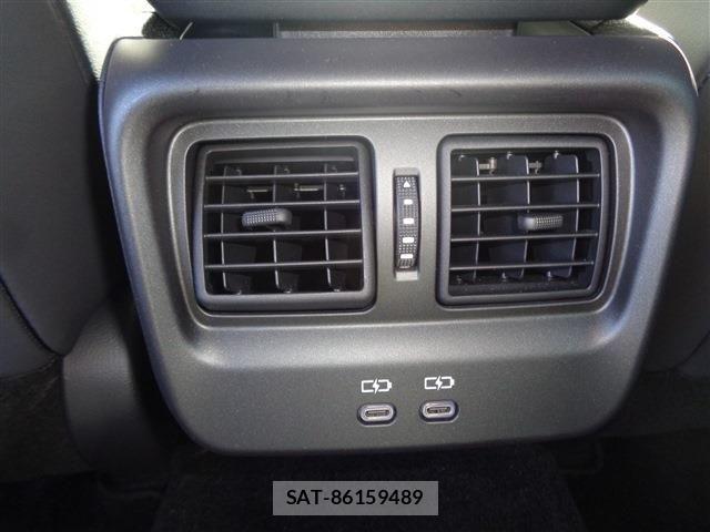 Toyota Crown Crossover 2022-12 2828284-12
