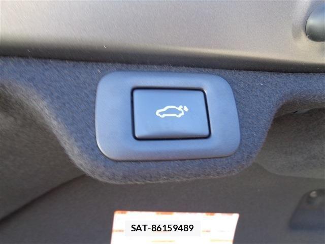 Toyota Crown Crossover 2022-12 2828284-15