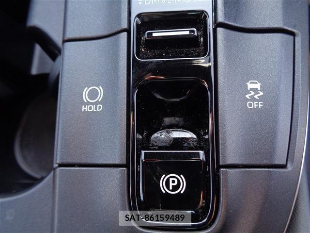Toyota Crown Crossover 2022-12 2828284-24