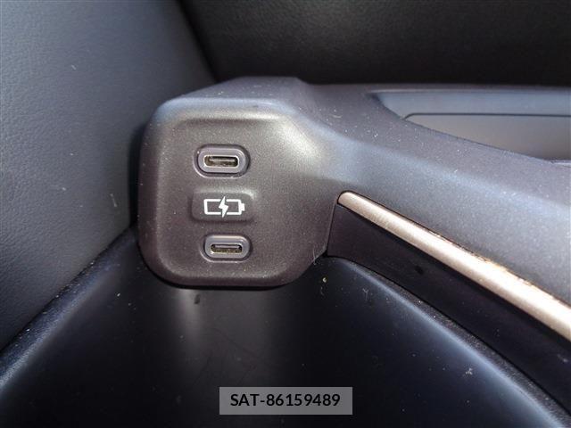 Toyota Crown Crossover 2022-12 2828284-25