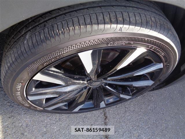 Toyota Crown Crossover 2022-12 2828284-8